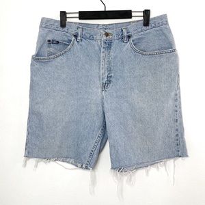Lee light wash denim cut off shorts 38 / 16 / 18